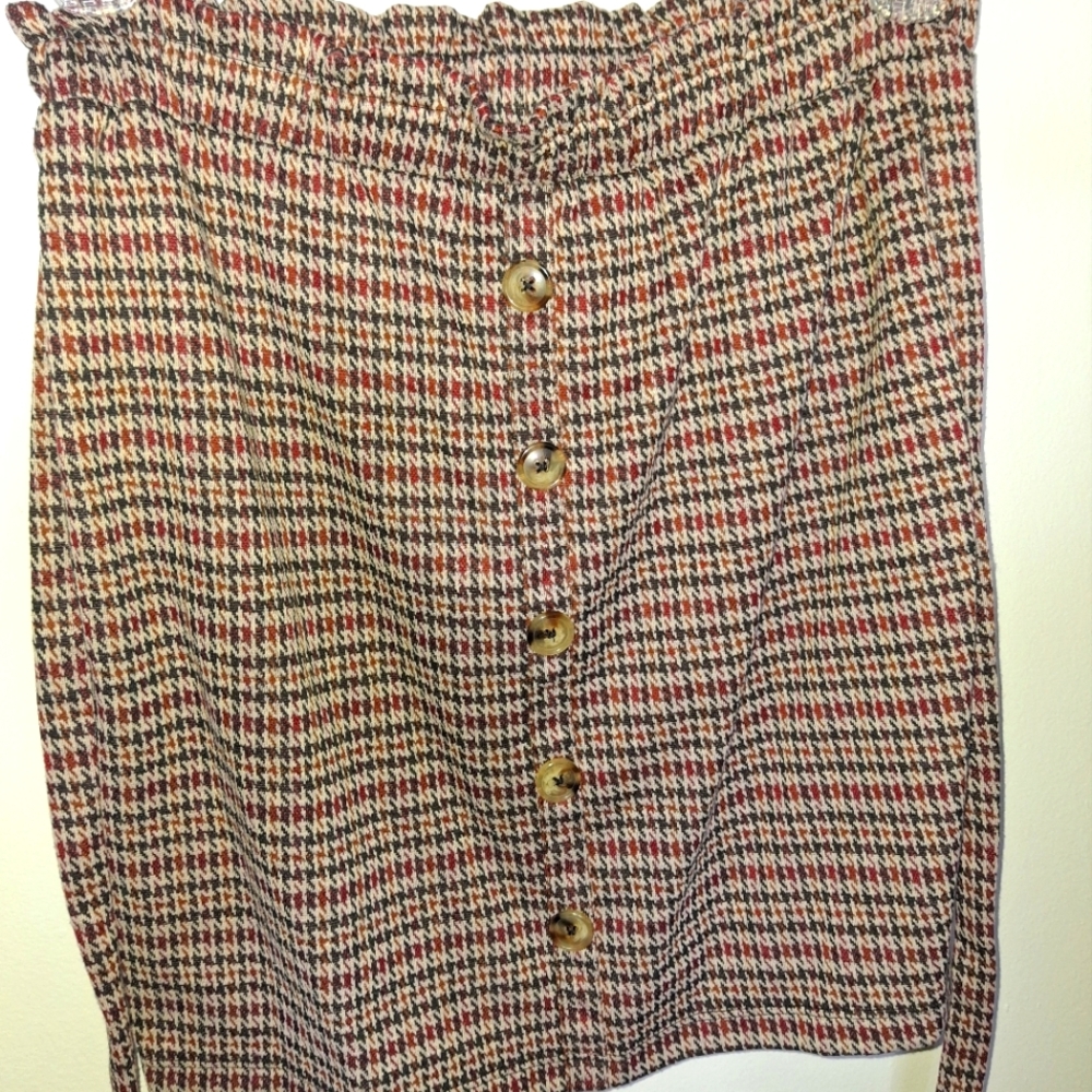 Stylish Houndstooth Button-Down Skirt